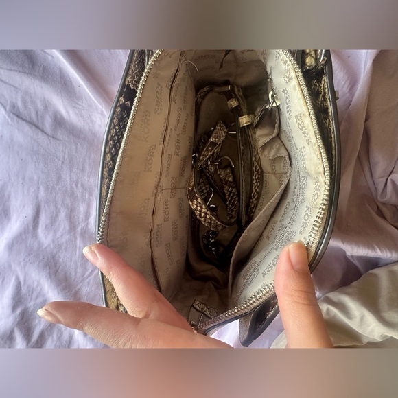 Michael Kors Ellis Small Convertible Satchel - Picture 5 of 8